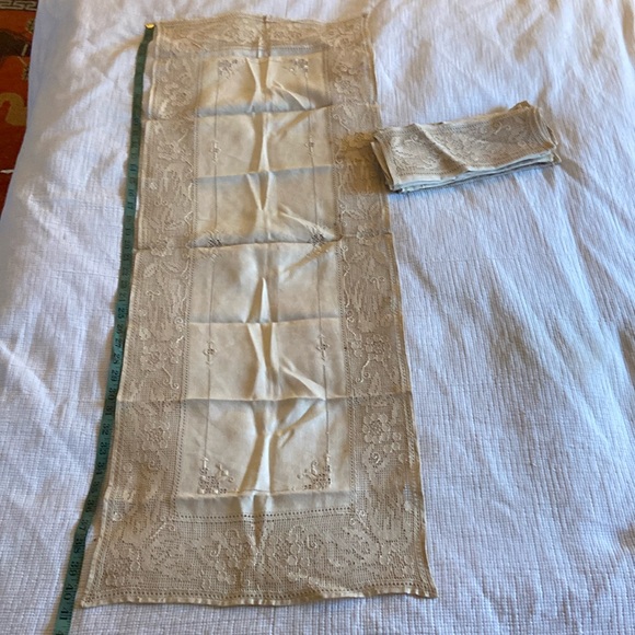 Vintge Handmade Lace Linen 40” Rectangle Table Runner, 8 matching placemats - Picture 1 of 8